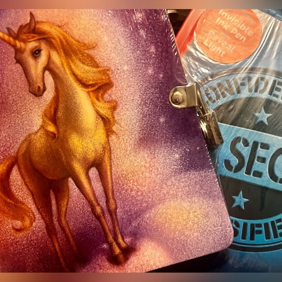 Invisible ink lock and key diary - Picture 2 of 7